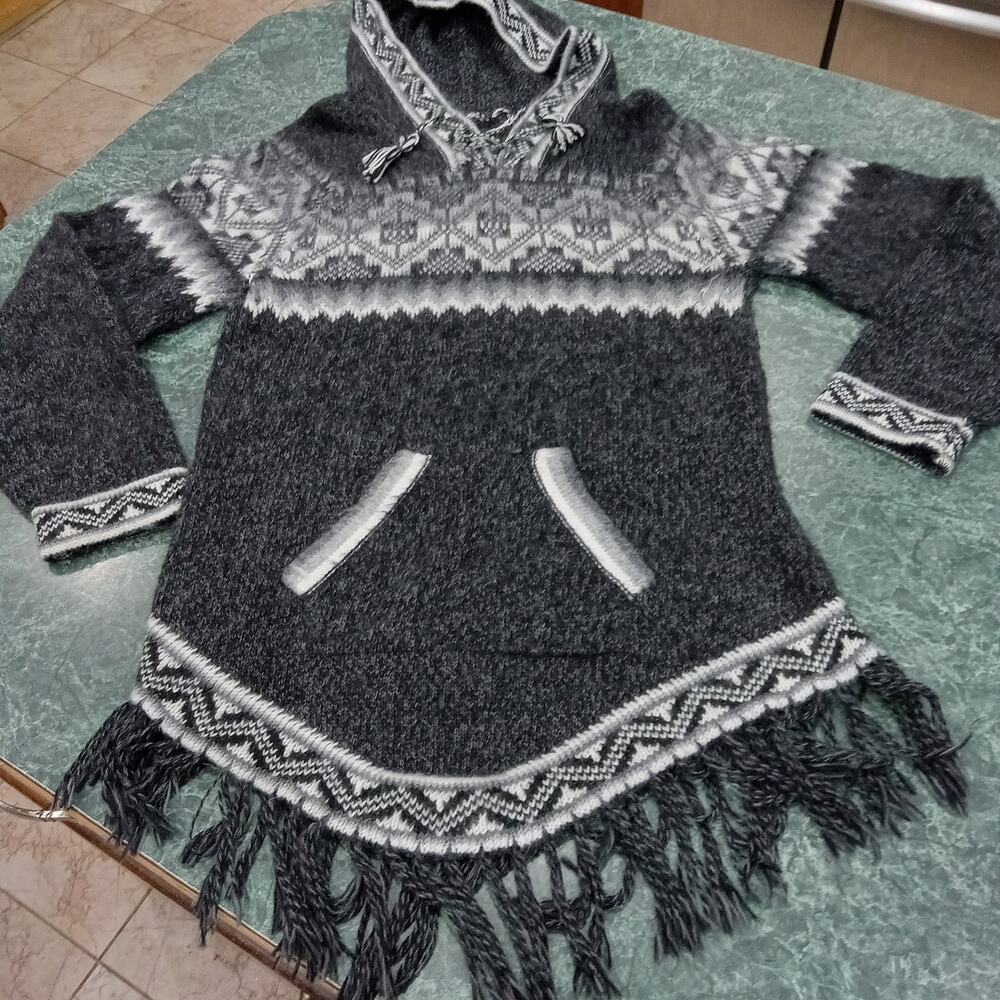 Alpaca Wool Handmade Artisan Peru Hooded Pocket Fringe Fuzzy Pullover Size Small